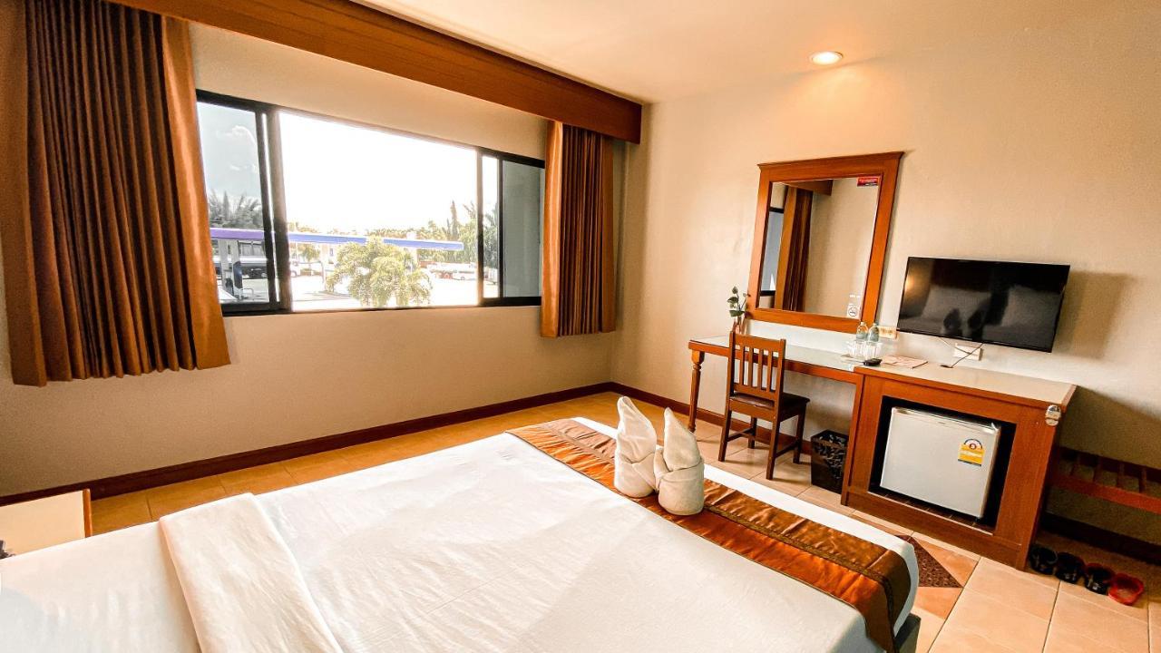 K2 Hotel @ Airport Surat Thani Exteriör bild
